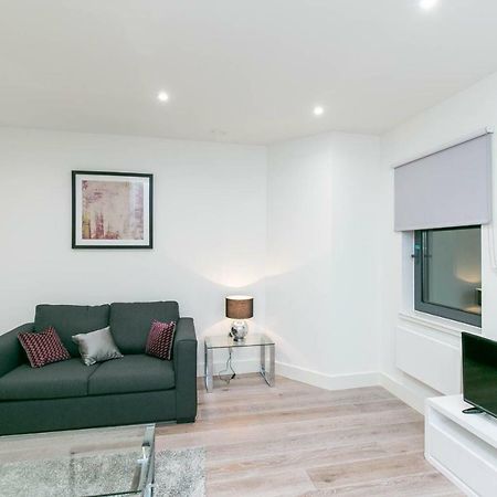 Deluxe Apartments By Heathrow Harmondsworth Exterior photo