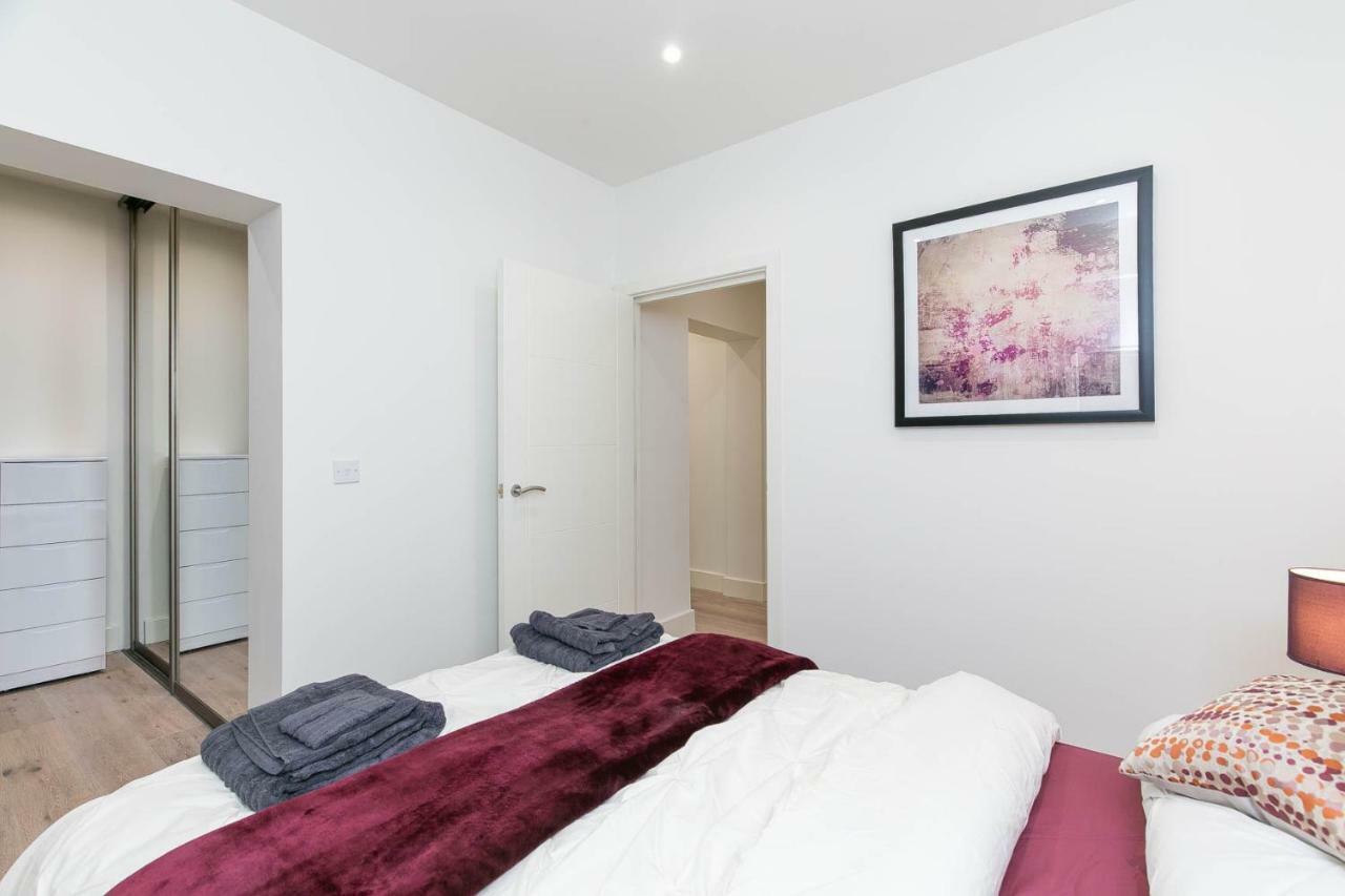 Deluxe Apartments By Heathrow Harmondsworth Exterior photo